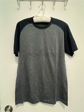 Lululemon Metal Tech Vent T